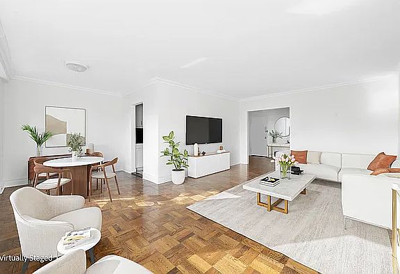 3rd image of 176 E 77th St APT 17E