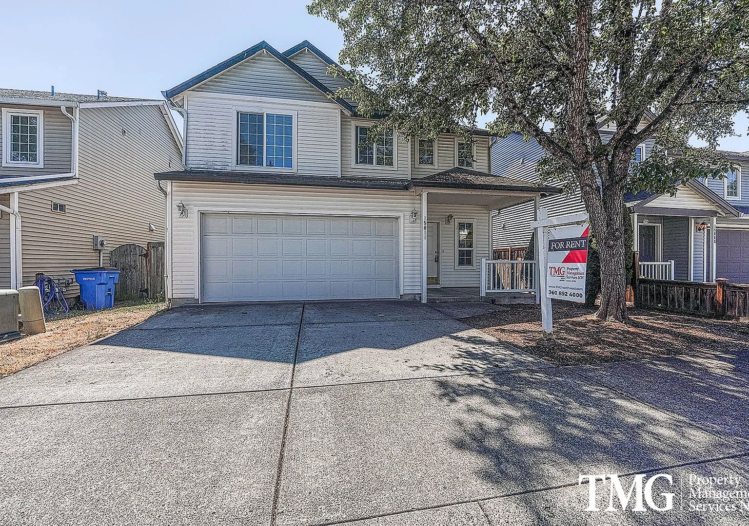 Large Beautiful 4 Bedroom Home w/ Loft & Upstairs Laundry Room! — Photo 1