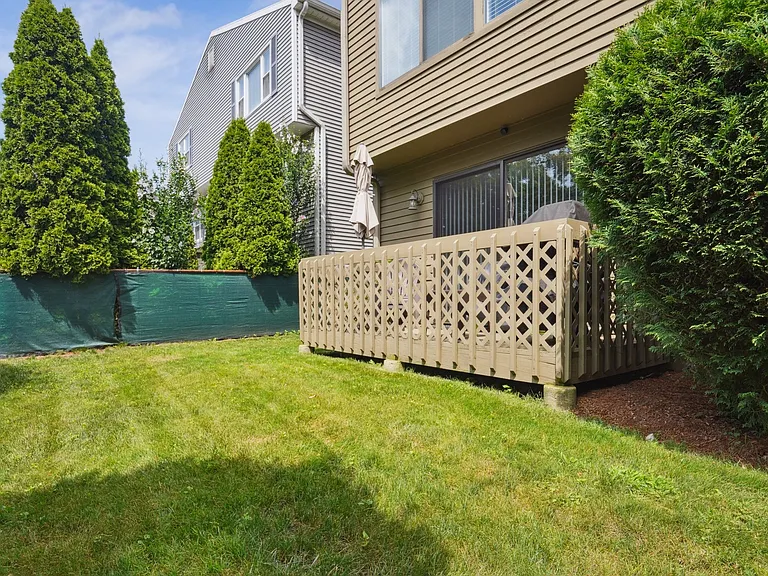 100 Willowbrook Ave #1 — Photo 23