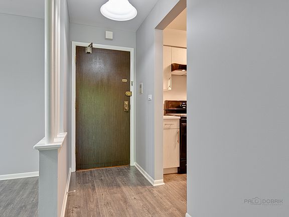 3rd image of 2150 Valencia Dr APT 208