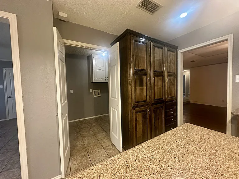 5812 Cornell St — Photo 11