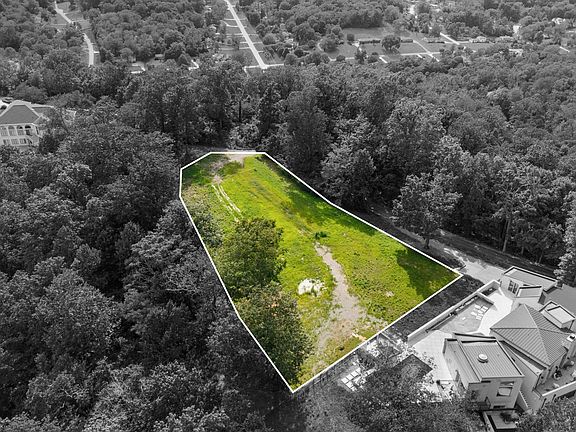 3rd image of 730 Valhalla Ln