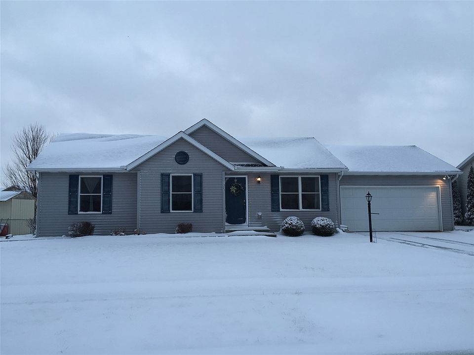 1st image of 1323 Crimson Leaf Dr