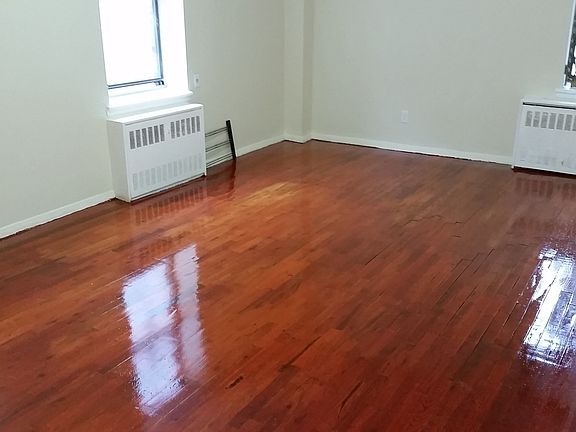4th image of 926 Bronx Park S APT 4A