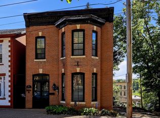 122 S Bench St, Galena, IL 61036