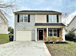6843 Squirrels Foot Ct, Charlotte, NC 28217