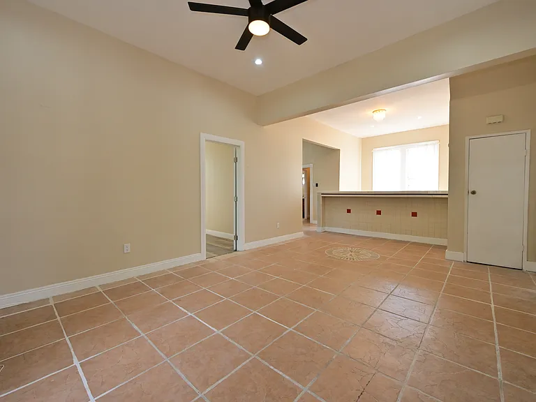 332 E Olive Ave — Photo 9