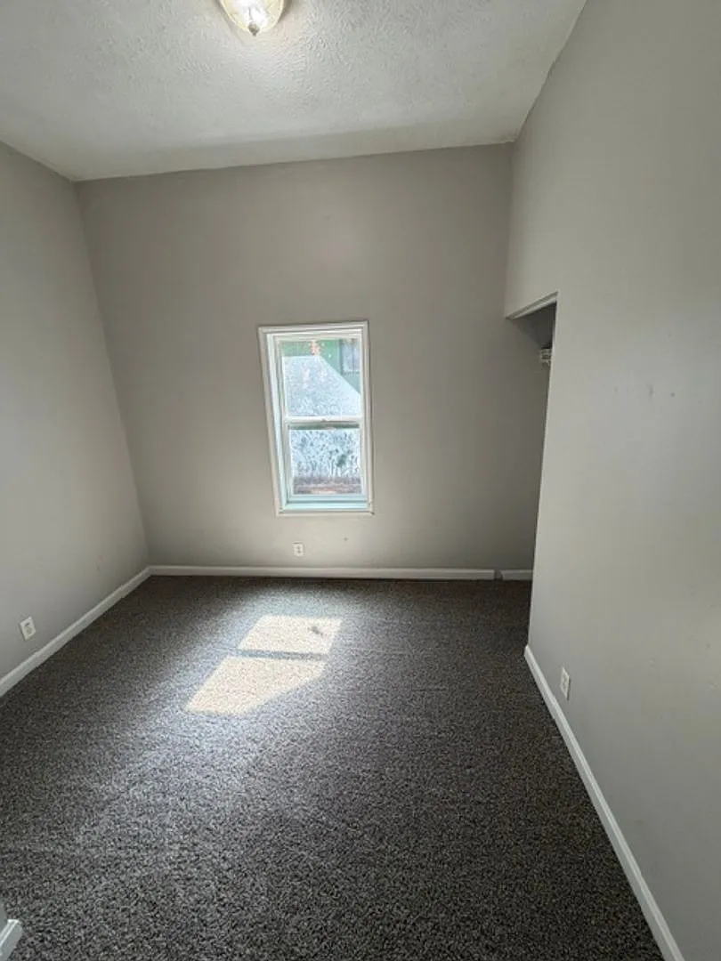 106 North First Avenue — Photo 4