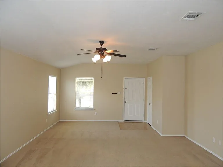 315 Feathergrass Dr — Photo 15