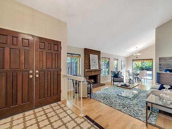 2nd image of 2416 Apsis Ave