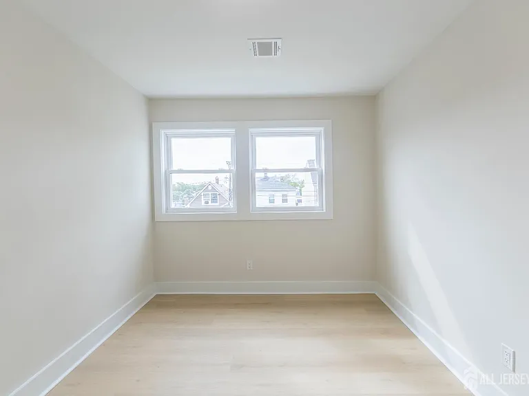450 Packer Pl #2 — Photo 10
