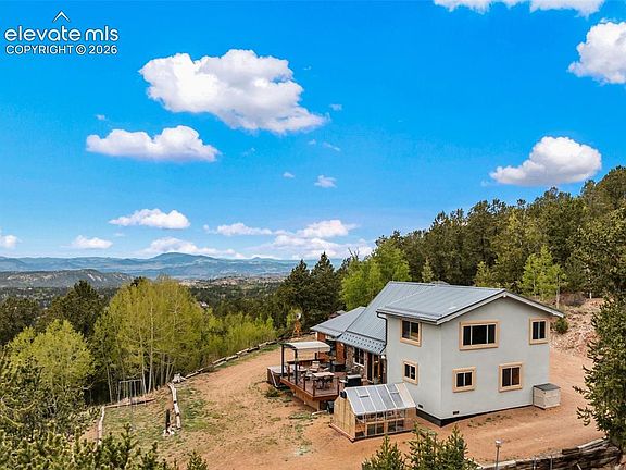 3rd image of 1052 Crown Point Cir