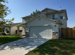 3712 E Sandyford Ave, Nampa, ID 83686