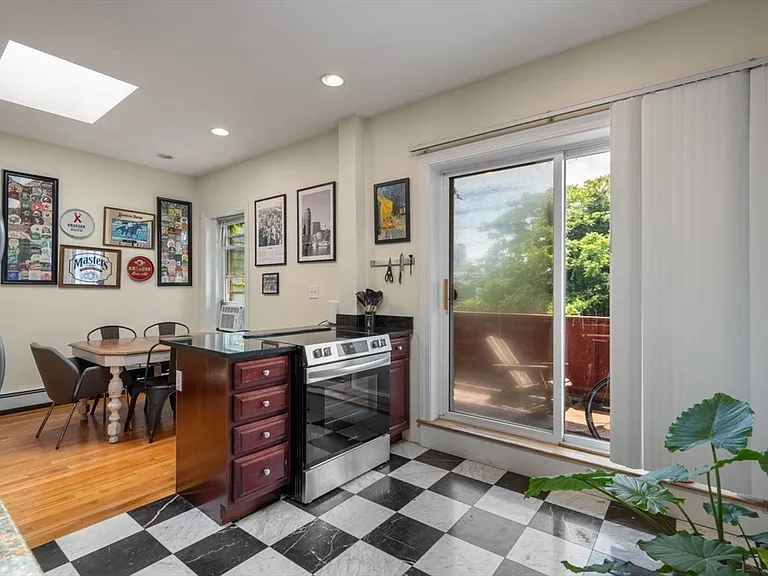 18-20 Marcella St #5 — Photo 1