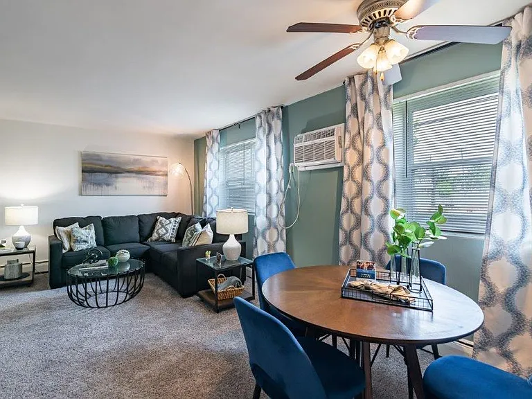 Hyde Park Apartment Homes — Photo 6