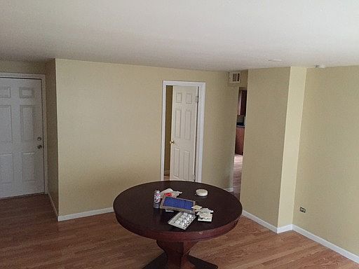 5th image of 1016 Parkwood Dr APT 1W