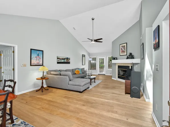 123 Weatherhill Point, Carrboro, NC 27510