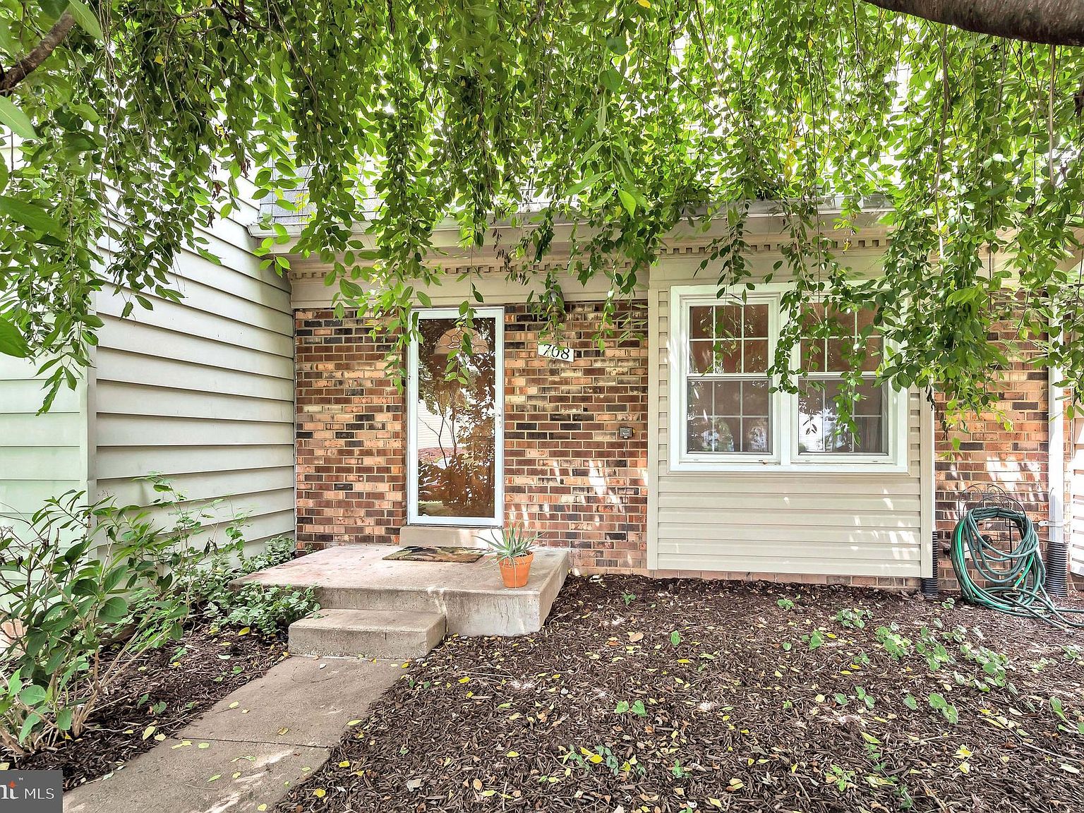 708 Hemlock Ct Herndon VA 20170 Zillow 708 Hemlock Ct Herndon VA 20170 Zillow