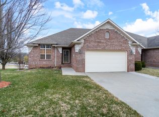 801 E Crystal Ave, Nixa, MO 65714