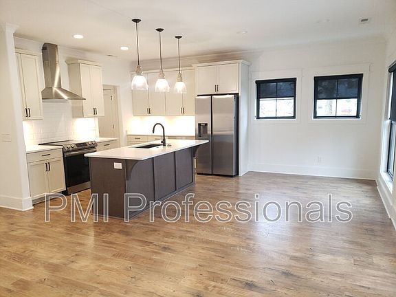 3rd image of 219 S Bilbro Ave