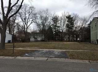 5708 Centerview Dr, Sylvania, OH 43560