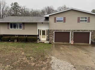 1011 Turkey Foot Rd, Mineral Wells, WV 26150