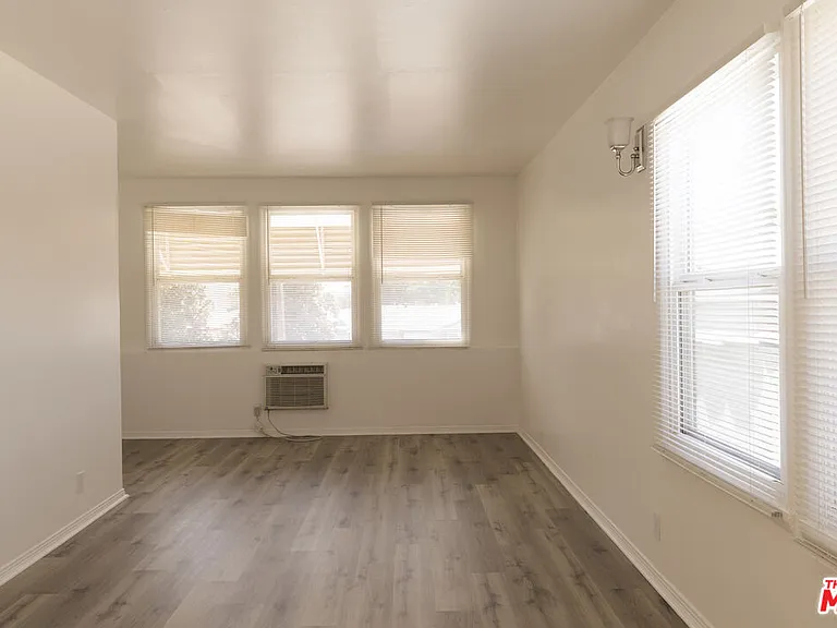 5516 1/2 N Cahuenga Blvd — Photo 3