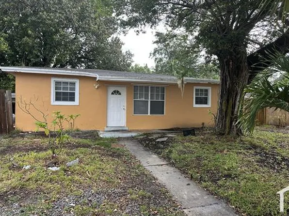 4141 SW 32nd Dr, Hollywood, FL 33023