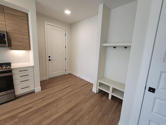 5th image of 1000 E 18th Ave #711