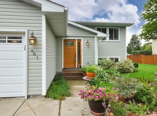 981 Saddlebrook Trl, Chanhassen, MN 55317