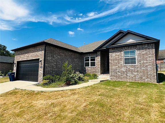 4th image of 2648 S Olive Ct
