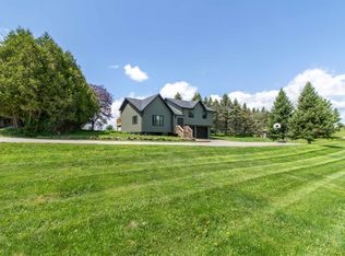 287 Lakeview Dr, Newport, VT 05855