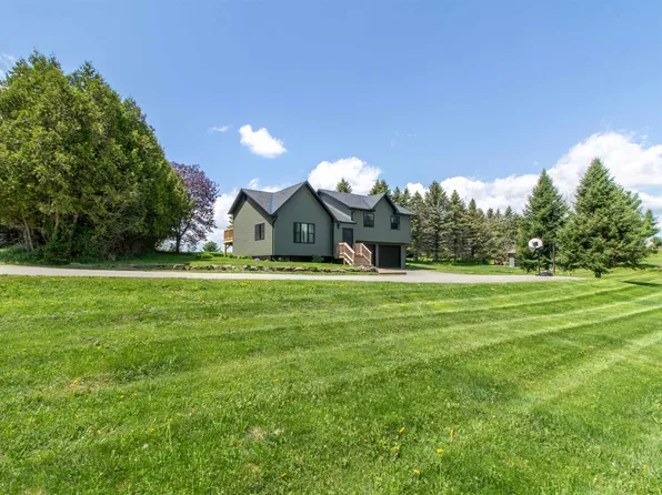 287 Lakeview Drive, Derby, VT 05829