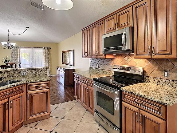 5th image of 11352 Camus Ln