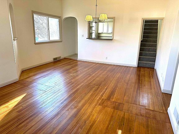 5th image of 414 Elm Ave