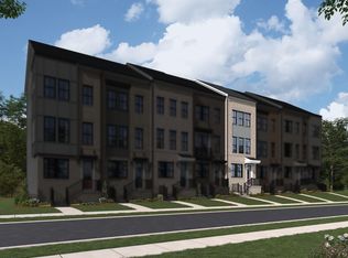 2686 River Birch Rd, Herndon, VA 20171