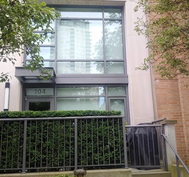 Richards St — Photo 1