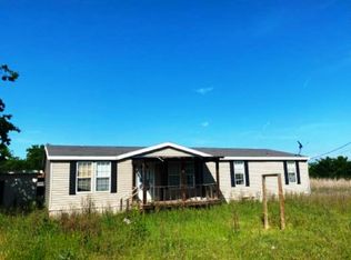 107 Locust Ave, Petrolia, TX 76377