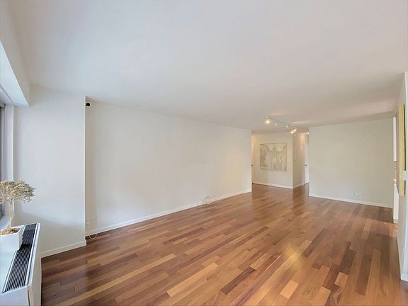 5th image of 250 E 87th St APT 6F