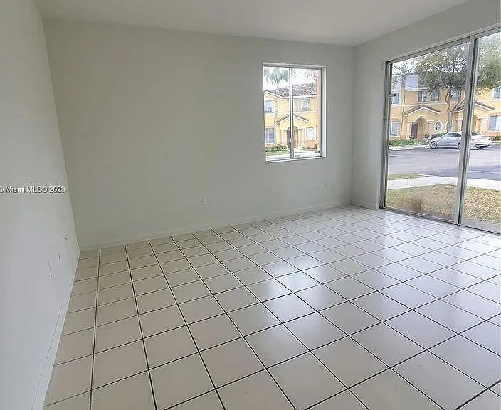 2742 SE 16th Ave #165 — Photo 13