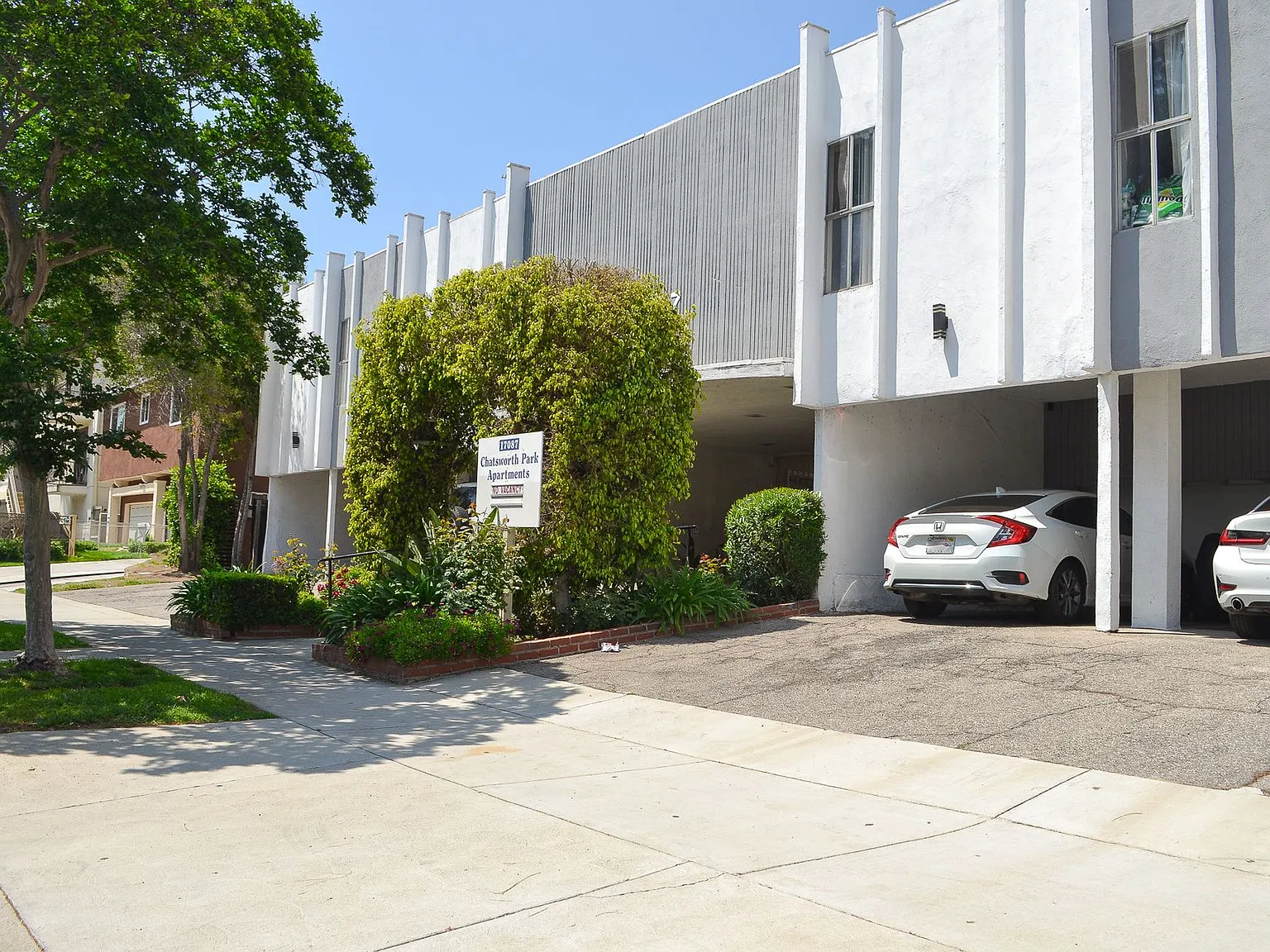 17087 Chatsworth Street — Photo 2