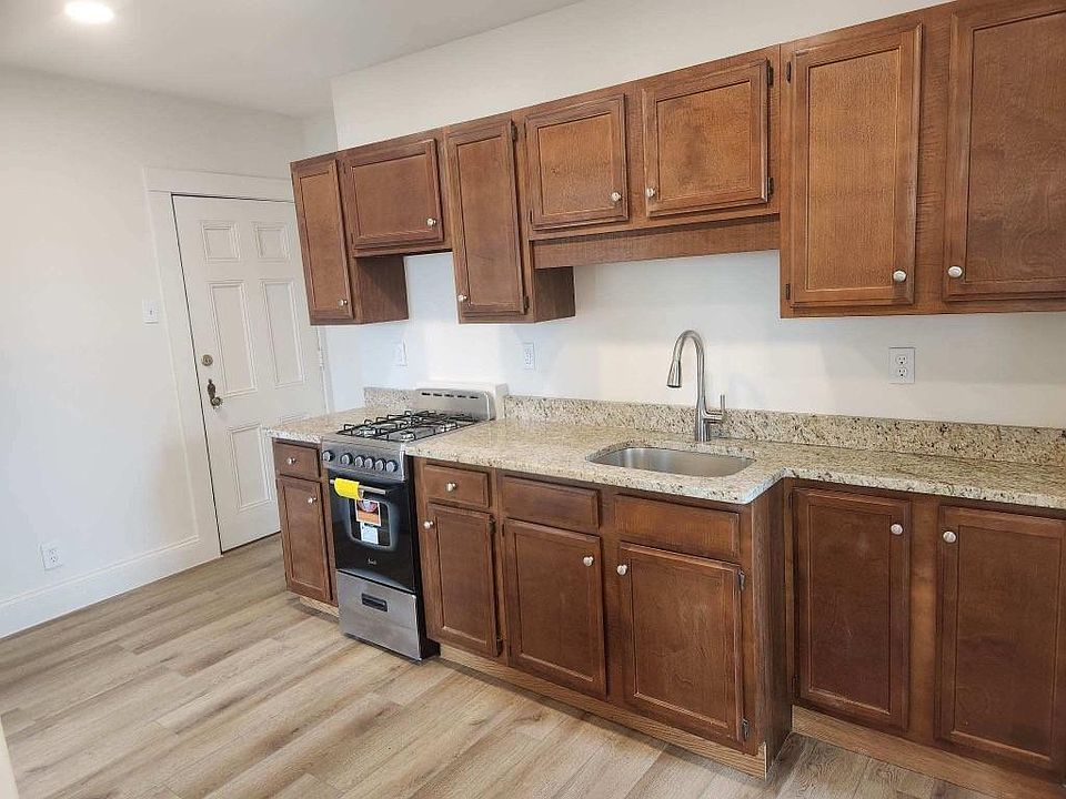 1st image of 135 Water St #10