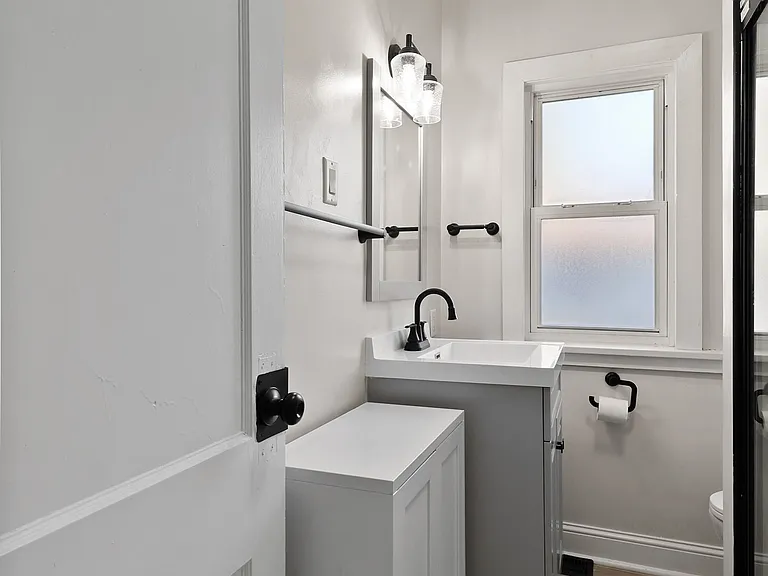 105 Main St #1 — Photo 18