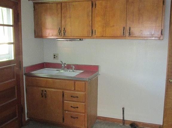 4th image of 838-840 N University Blvd