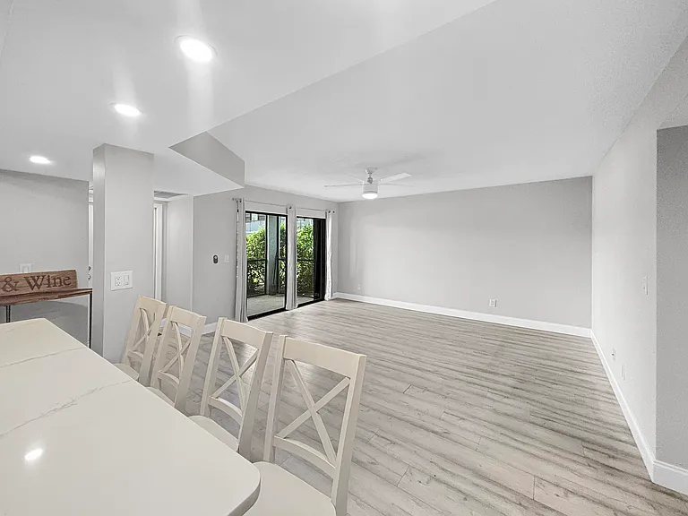 1291 SE Parkview Pl — Photo 9