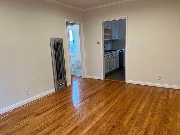 4th image of 10672 Ayres Ave APT 3