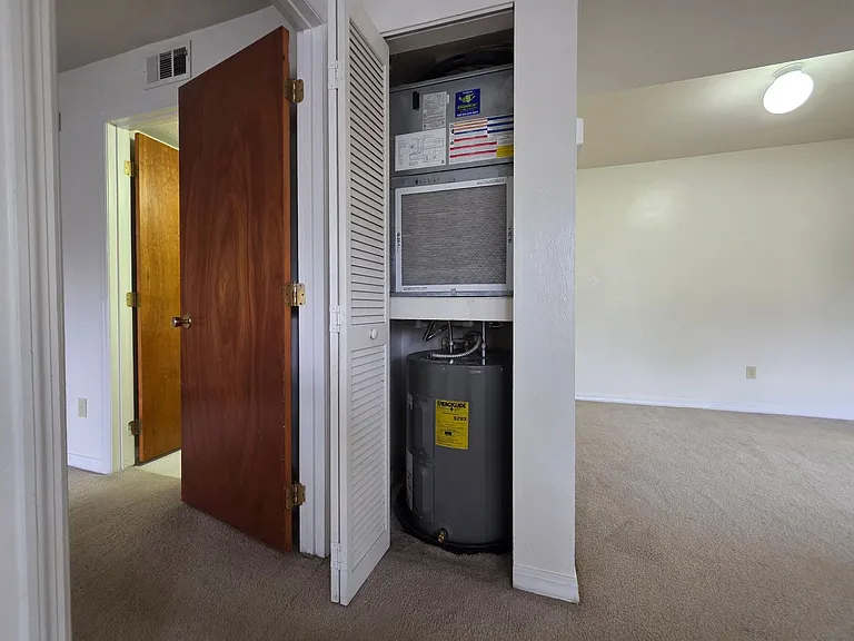 2360 SW Archer Rd #912 — Photo 11