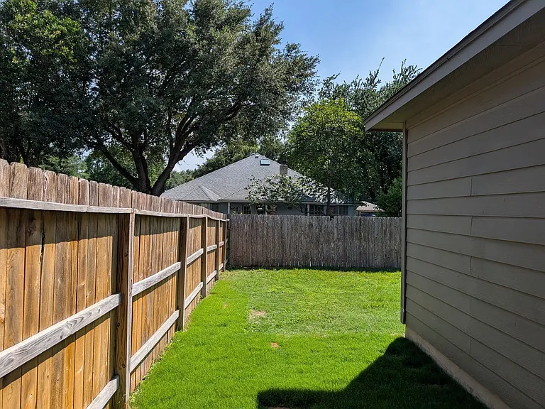 1227 Old FM 306 — Photo 12