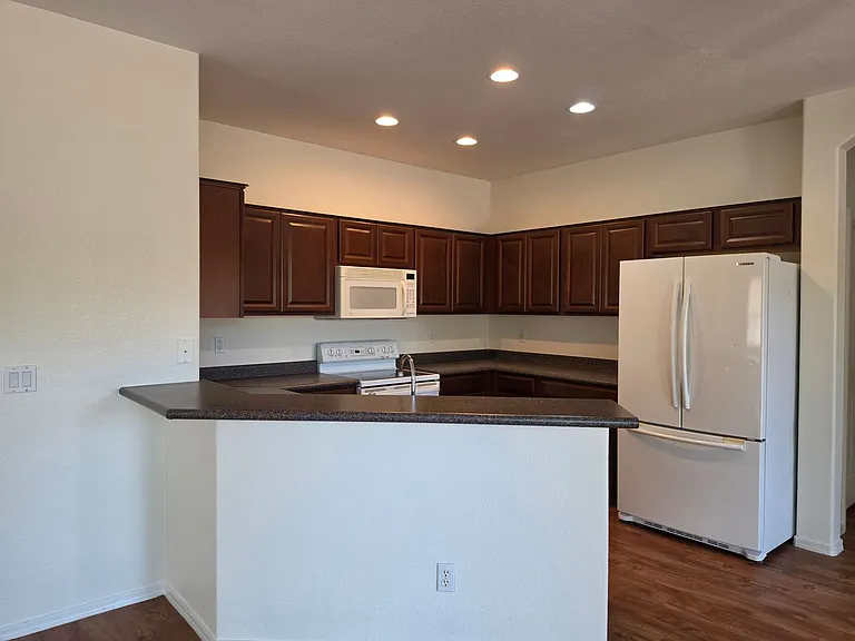 22257 N Gibson Dr — Photo 7