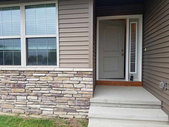 2nd image of 640 Berkshire Ln